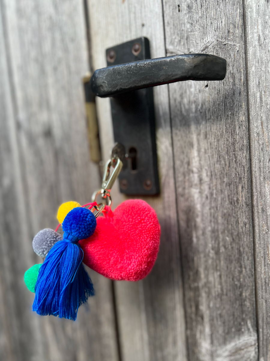 Pom Pom Keyring heart and tassel Blush